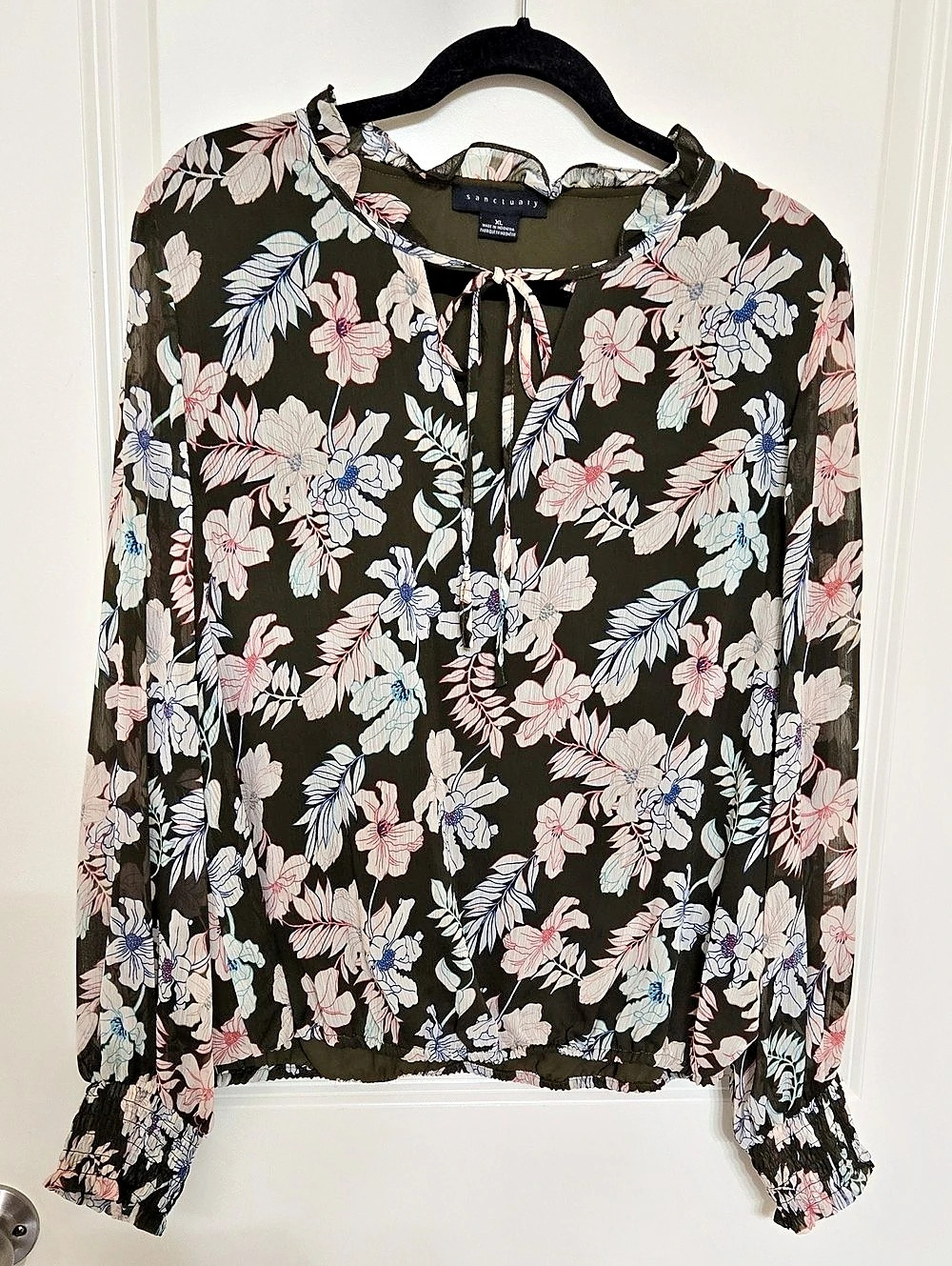 Sanctuary Floral Long Sleeve Blouse in Black & Pink XL